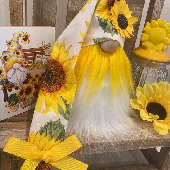 🌻Sunflower Gnome, Summer Gnome, Tiered Tray Decor, Sunflower Decor - Picture 3 of 5